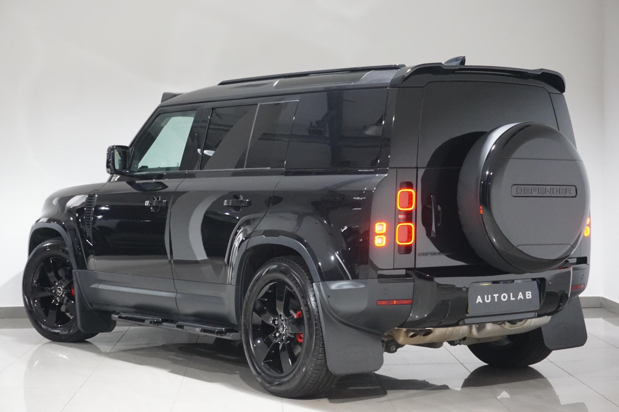 Land Rover Defender 110 3.0 D250 MHEV HSE Hard Top SUV Auto 4WD MWB Euro 6 (s/s) 5dr